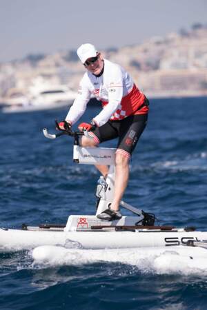 Le prince Albert II de Monaco à bord de son water bike au large de la Méditerranée