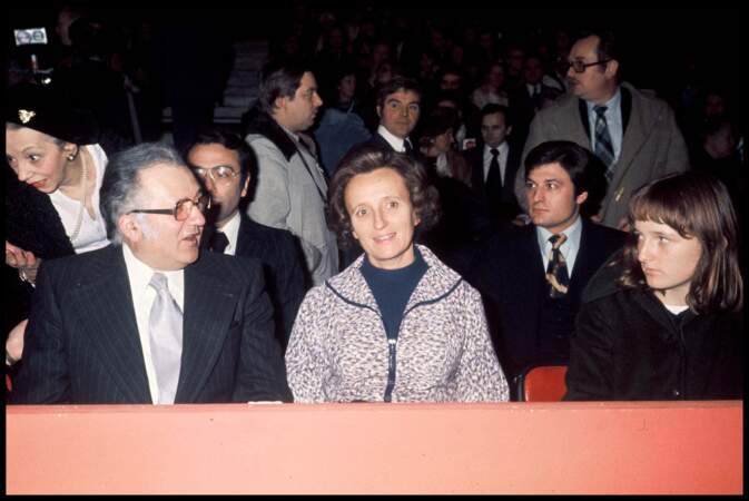 Jean Richard, Bernadette Chirac et sa fille Claude assistent à un spectacle de cirque en 1985.