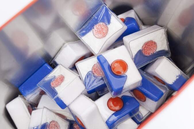 Les pastilles de lave-vaisselle : attention à la confusion avec des bonbons