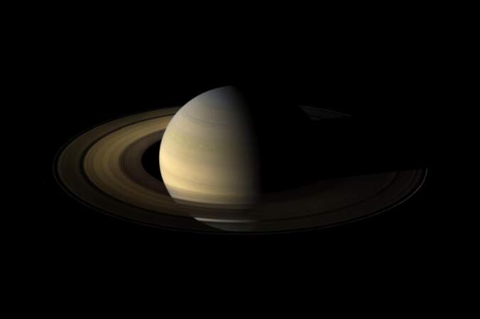 Saturne au cours de l'un de ses équinoxes (2009)