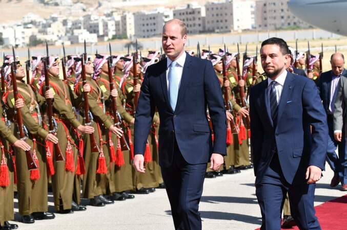 L'arrivée du prince William à Amman, pour son tour du Moyen-Orient en compagnie du prince Hussein