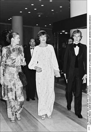 Le prince Albert, Caroline et Grace de Monaco en 1976