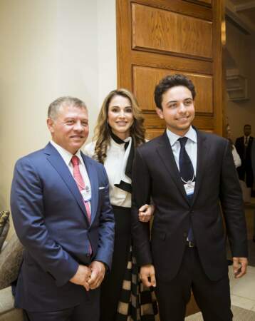 Le roi Abdallah II, la reine Rania et leur fils le prince Hussein