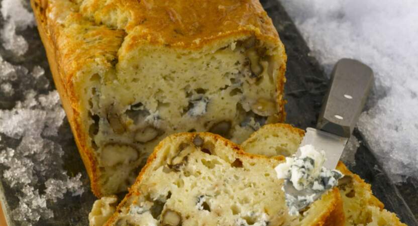 Cake roquefort-noix