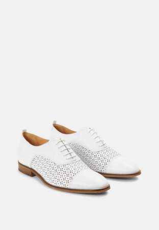 Tendance chaussures plates : richelieu blanches