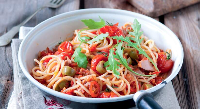 Spaghettis au thon et tomates cerises