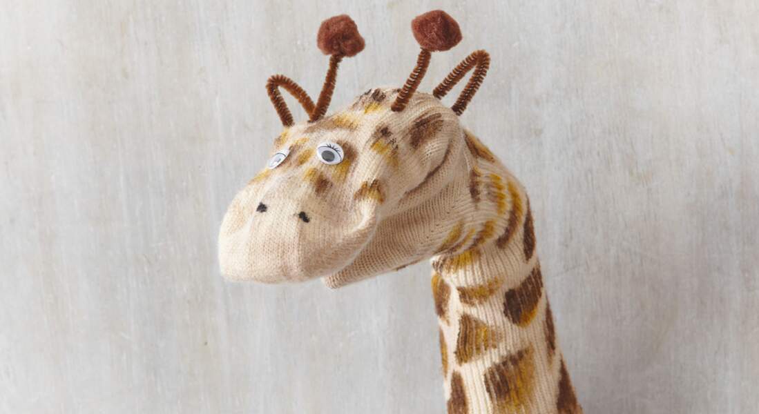 Une marionnette girafe