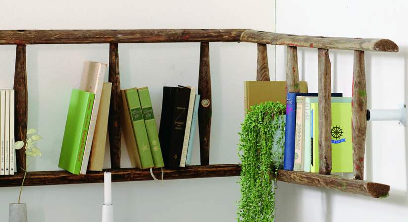 Upcycling : transformer une échelle en bois en bibliothèque