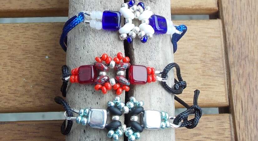 Un bracelet DIY en perles de rocailles