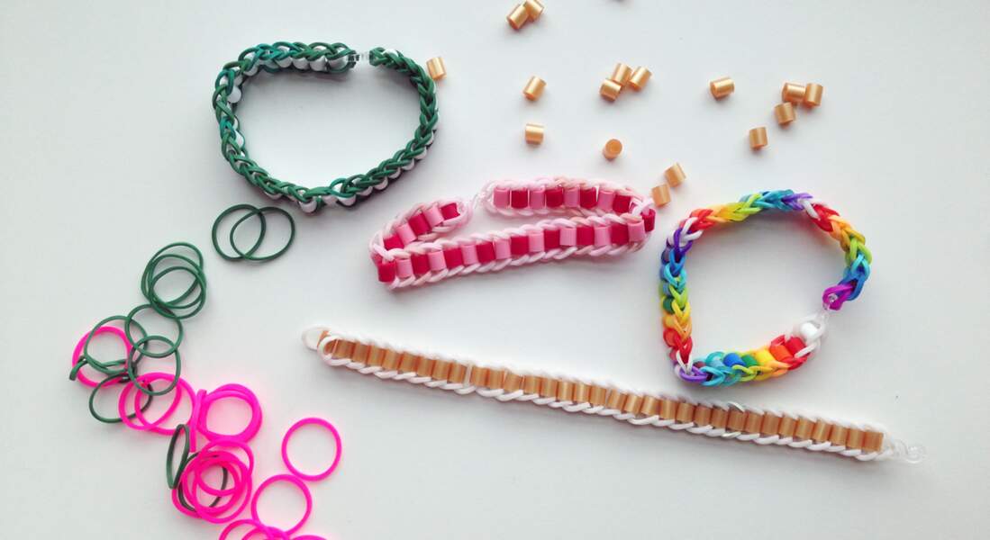 Un bracelet élastique Rainbow Loom et perles à repasser