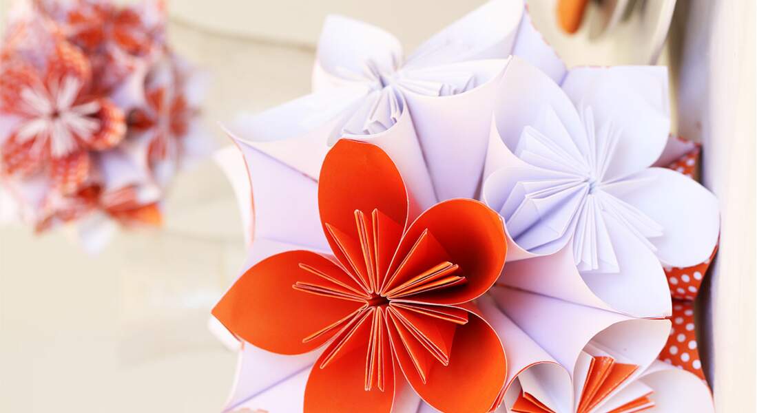 Les fleurs en origami pour décorer sa table de Noël