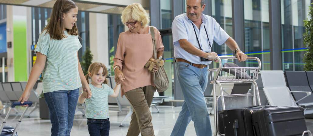 Quels papiers pour voyager avec vos petits-enfants ?