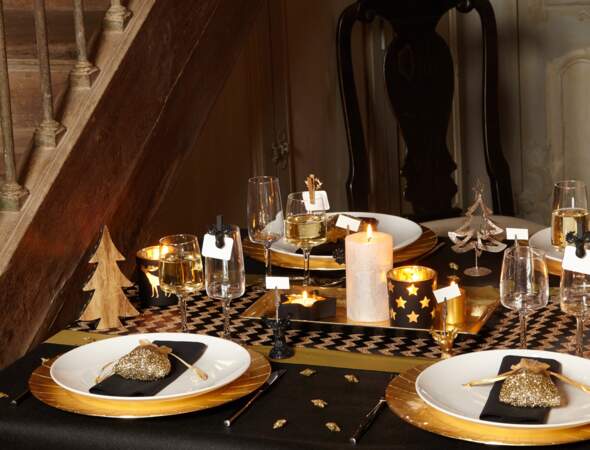 Une table de Noël dorée