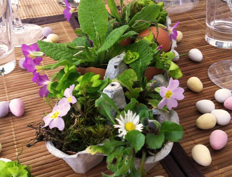 DIY récup : un centre de table fleuri, rapide et pas cher pour Pâques