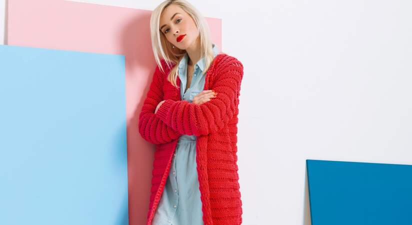A tricoter : un maxi gilet rouge top tendance