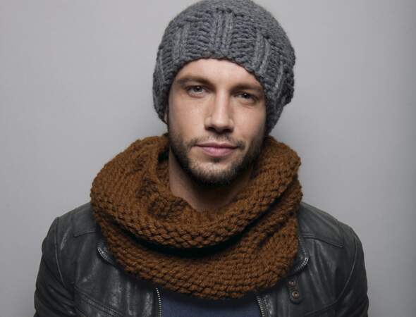 Modèle de tricot gratuit : un bonnet et un snood à tricoter pour monsieur