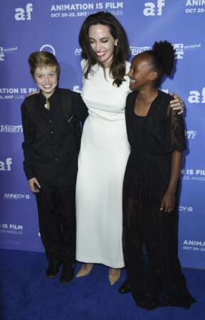 Angelina Jolie et ses deux filles Shiloh et Zahara.