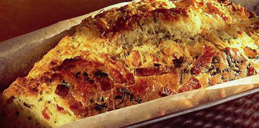 Cake salé échalotes-mozzarella-lardons