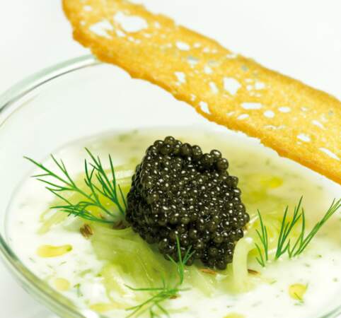 Yaourt brassé, julienne de concombre et caviar de Philippe Etchebest