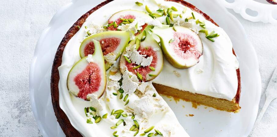 Gâteau aux amandes, yaourt et figues fraîches