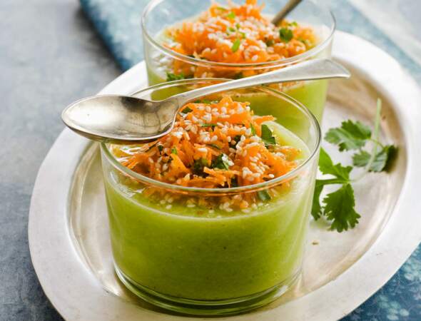 Soupe de concombre aux carottes et sésame