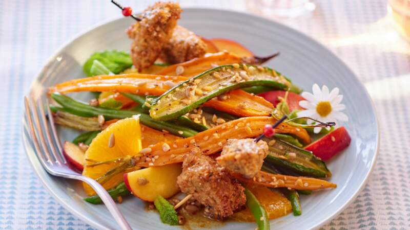 Légumes rôtis, salade fruitée et falafels croustillants
