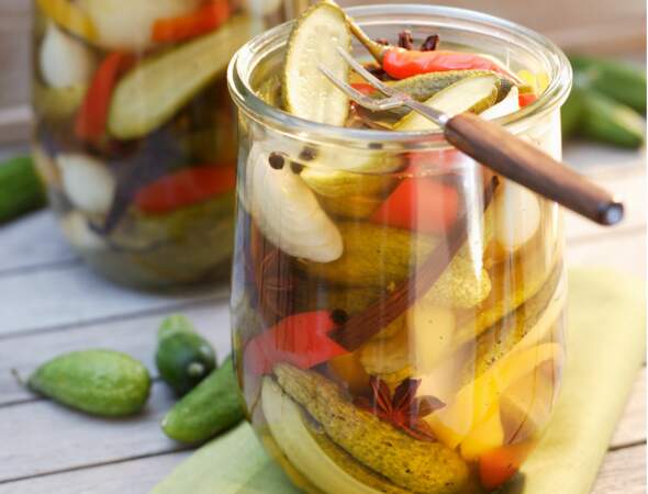 Pickles de cornichons aux aromates