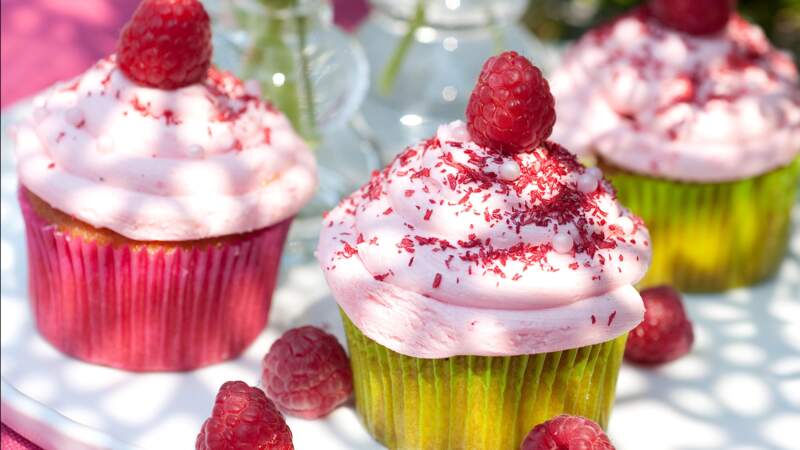 Cupcakes aux pétales de rose