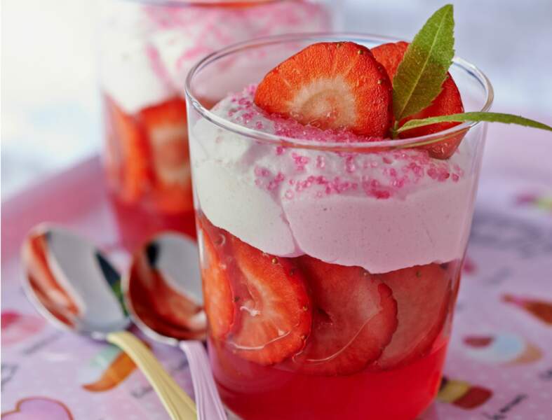 Trifle de fraise à la mousse de yaourt