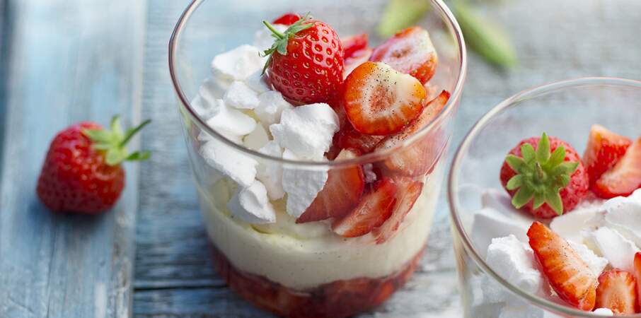 Eton mess aux fraises, crème vanille et meringue