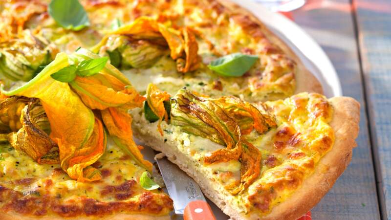Pizza de printemps aux fleurs de courgette