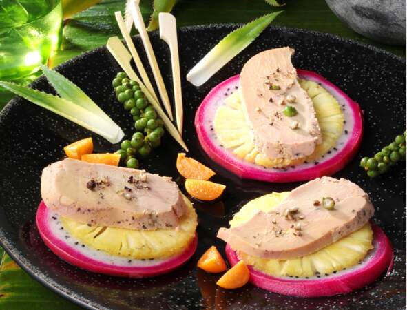 Foie gras en carpaccio d'ananas et pitaya