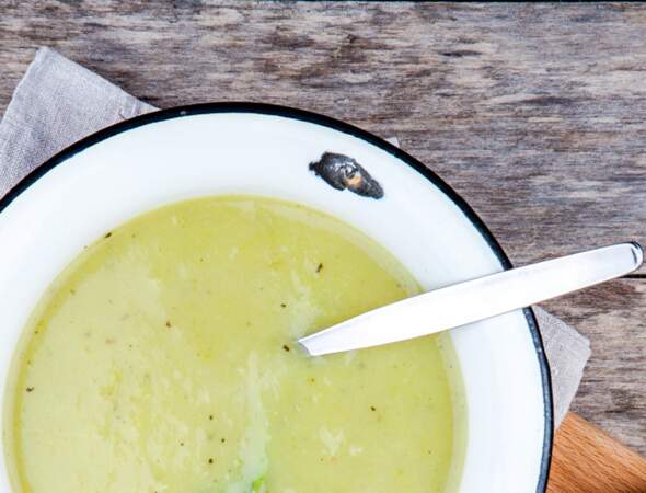 Détox : Soupe de courgettes à la tisane de romarin
