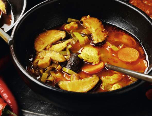 Soupe poulet-légumes pimentée au curry
