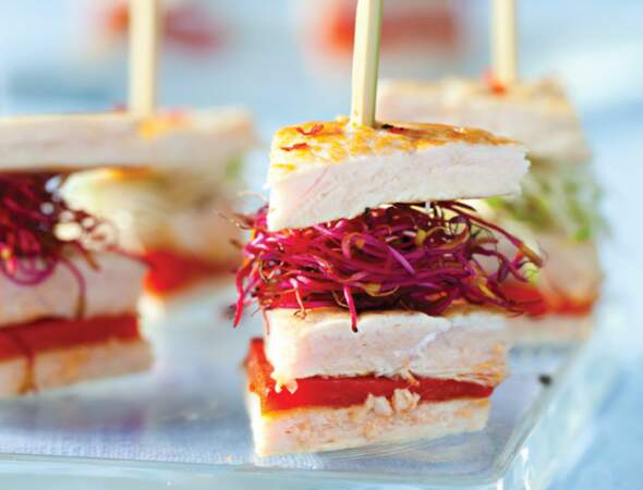 Mini club sandwich de dinde aux pousses de radis