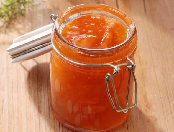 Confiture d’abricots, amandes grillées et miel de thym