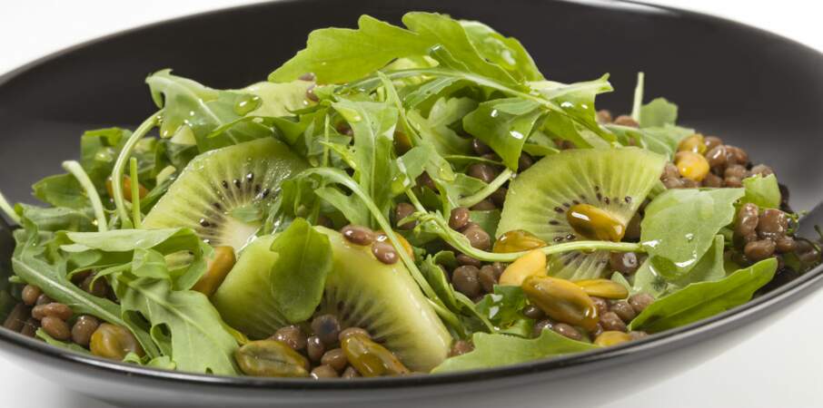 Salade de lentilles, kiwi, roquette et pistache verte