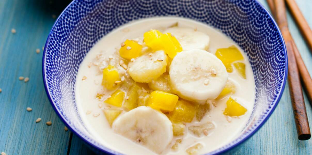 Soupe de lait de coco ananas-banane