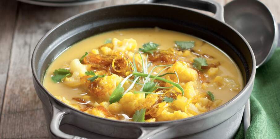 Soupe de chou-fleur au curry et oignons