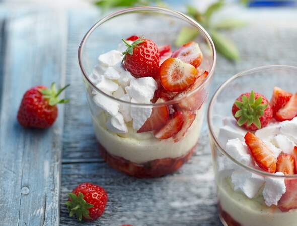Eton mess aux fraises, crème vanille et meringue