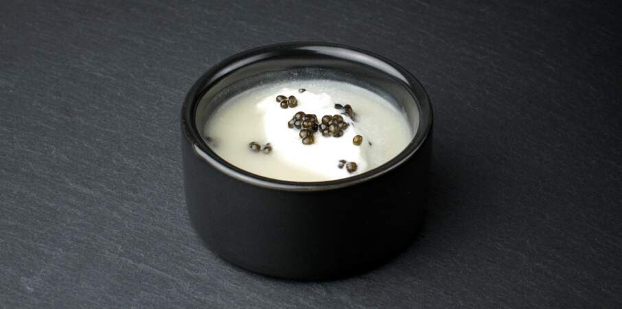Velouté de chou fleur et chantilly de caviar Baeri Labeyrie