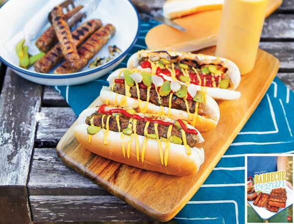 Hot dogs vegan de saucisses rustiques aux herbes