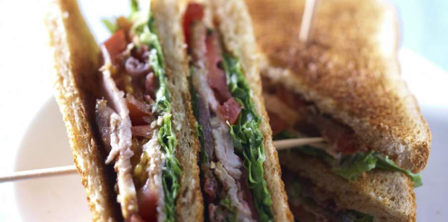 Club sandwich veau, anchois, bacon