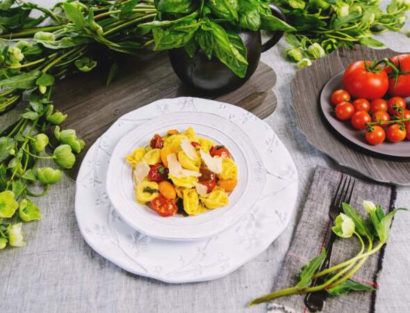 Tortellini Pesto, Basilic & Pignons aux tomates cerises