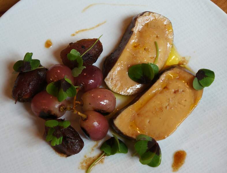 Foie gras poché au vin chaud épicé