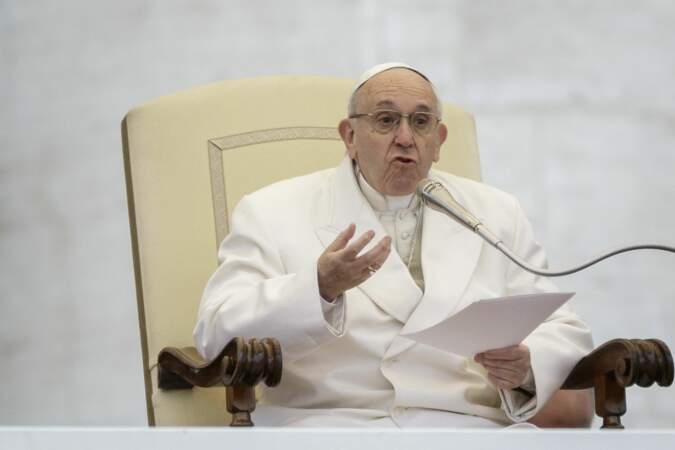 Le pape François fait scandale en préconisant la psychiatrie pour les enfants homosexuels