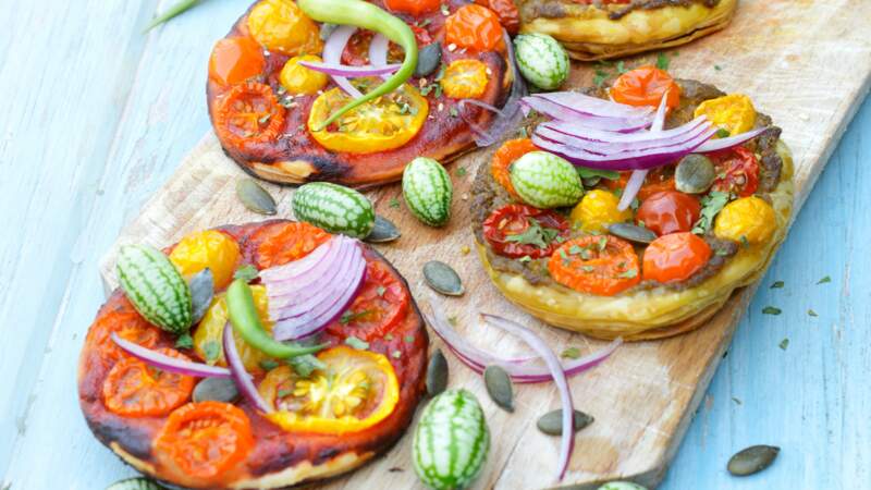 Pizzettes feuilletées aux tomates tricolores