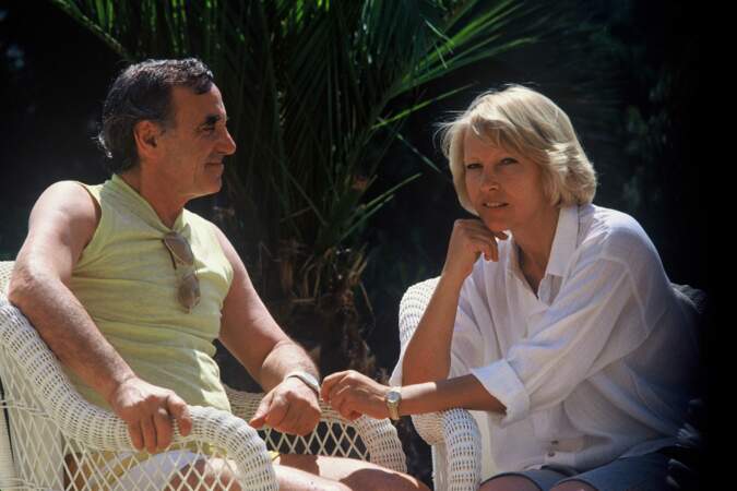 Charles Aznavour avec sa femme Ulla Thorsell dans le Var en 1986.