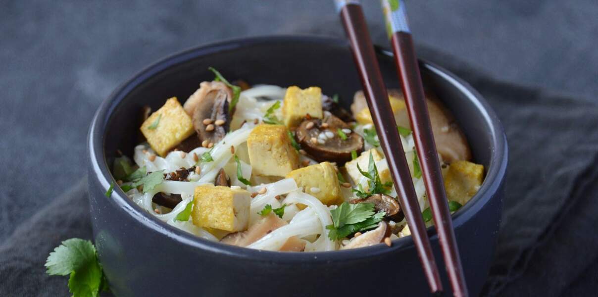 Nouilles de riz, champignons et tofu
