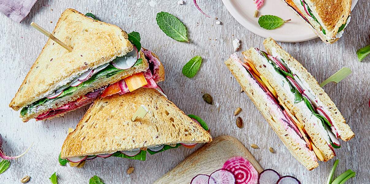Veggie club sandwich radis et betterave